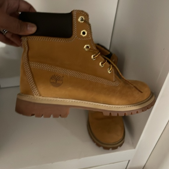 Womens 6M Timberland Boots - Picture 2 of 6